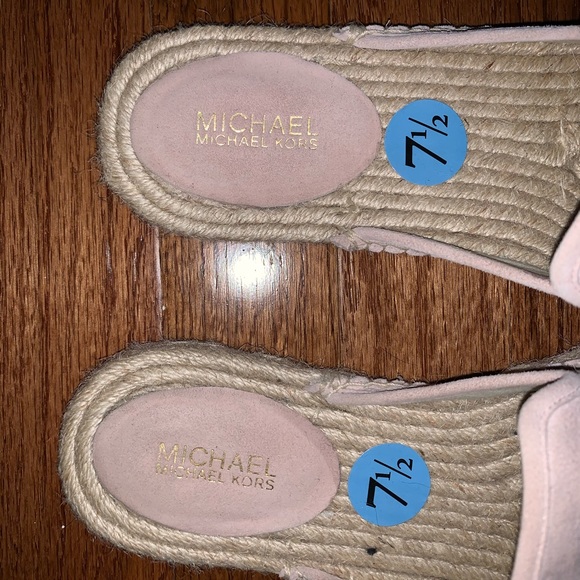 NWOT: Micheal Kors Pink Slip On Flats - Picture 3 of 4